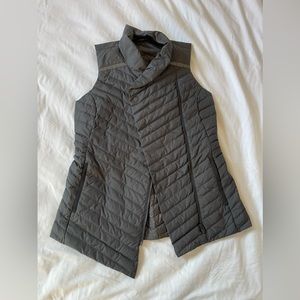 Athleta Vest in Black